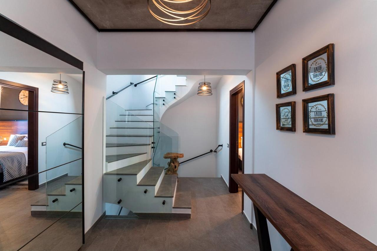 Amara Luxury